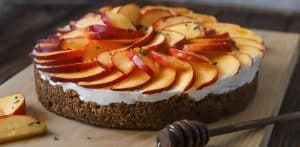 Cheesecake with peaches