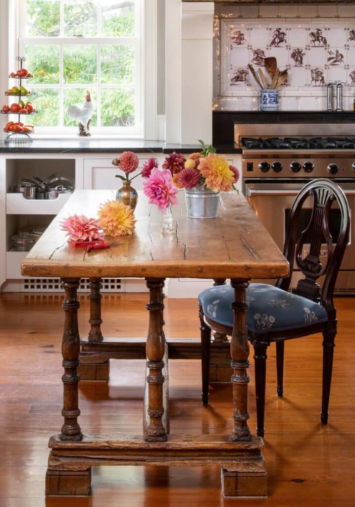 Elizabeth Locke table, © Image by Robert Radifera for Wine & Country Life