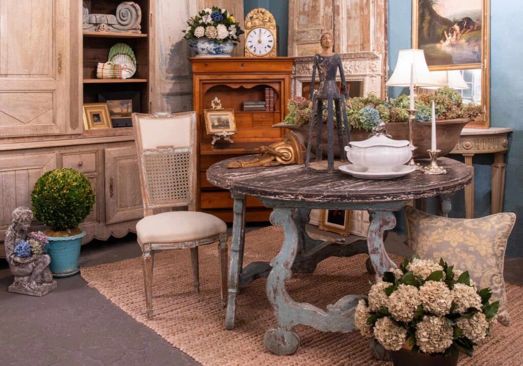 Baileywyck Antiques | R.L. Johnson