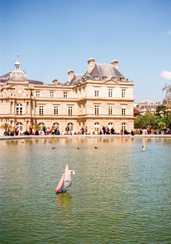 travel abroad paris in springtime